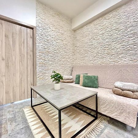 Stylish Apartment In The Center On Sokolska Street Praga Exterior foto
