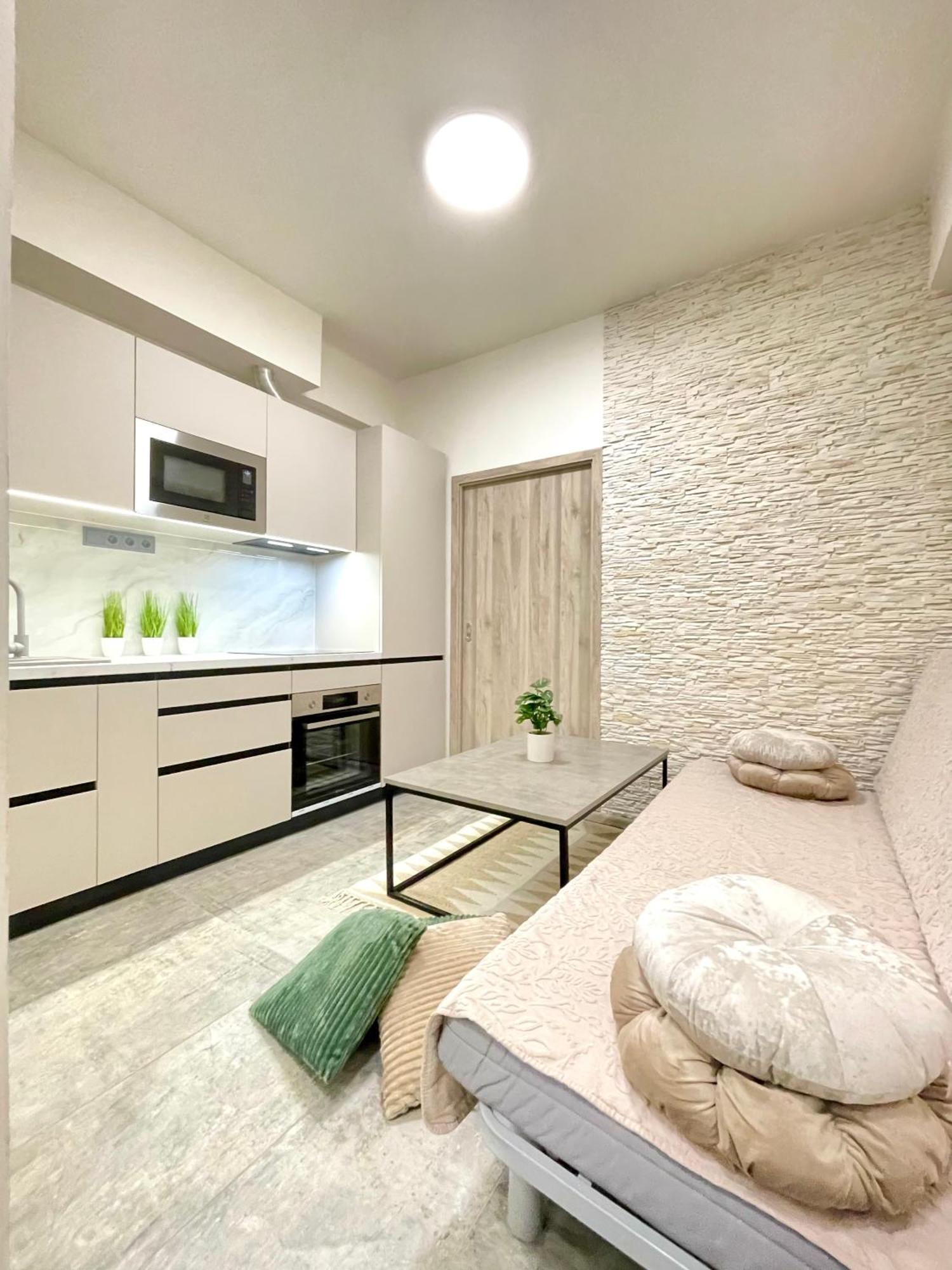Stylish Apartment In The Center On Sokolska Street Praga Exterior foto